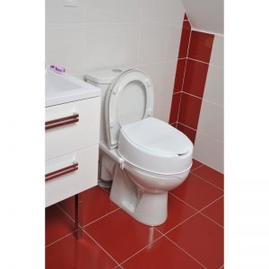 811074 - IDENTITES Notre rehausse de toilettes Ibiza permet de rehausser l'assise de vos toilettes standards. Il est de ce fait plus facile de se relever. Sa fixation est simple, il suffit de la mettre en butée à l'avant et de resserrer les 2 larges molettes. Intégralement réalisée en plastique, elle s'entretient facilement. Dimensions : larg. 37 x prof. 40,7 x haut. 10 cm. Poids maximum autorisé 225 kg. Coussins d'assise en option