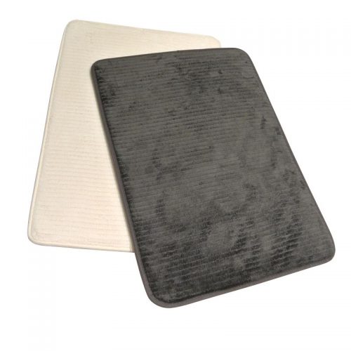 817227 - IDENTITES Ce tapis de bain Secure Plus est antidérapant, ultra-doux et absorbant grâce à sa conception en mousse visco-élastique à mémoire de forme. Son épaisseur de 2 cm de mousse vous garantit un moelleux relaxant exceptionnel. Dessus en microfibre toucher velours. Dessous en latex antidérapant. Lavage à la main ou en machine à 30°. Dimensions : 60 x 45 cm. Coloris : Gris ou blanc