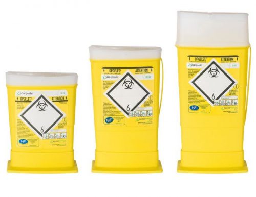 Récupérateur de déchets Sharpsafe Collecteur pour récupérer les Déchets liés aux Activités de Soins à Risques Infectieux (DASRI) : compresses, tampons, instruments et objets perforants ou tranchants, etc. Composé d'une cuve rigide jaune et d'un couvercle translucide déjà assemblés. Équipé d'une fermeture à 2 positions du volet extérieur : choix entre une fermeture provisoire ou définitive. Étanche, résistant aux chocs et aux perforations. Utilisable de façon mono manuelle.