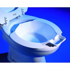 Ce bidet amovible vous permet de transformer votre cuvette en bidet. Idéal pour une hygiène parfaite, il suffit de le poser sur la cuvette existante. Il est équipé d'un espace pour poser le savon. Longueur 38.5 cm larg 36.5 cm x hauteur 12 cm. Poids 350 gr.