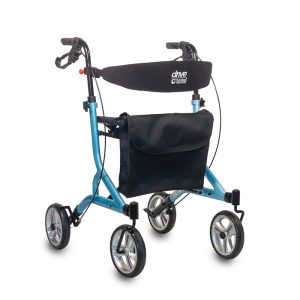 ULTRALIGHT Assise large et confortable en tissu. pour une position assise sécurisée. Sac de transport et porte-canne de série pour plus d’autonomie. Léger et maniable pour plus de confort. Pliable et compact pour un transport facilité. Freins de parking de série. Disponible en 6 coloris : bleu ciel, violet, argent, bleu marine, blanc, noir.