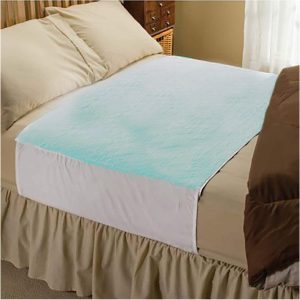 PROTEGE MATELAS SUPER ABSORBANT : L’incontinence ne sera plus un problème. Notre protection impermeable super absorbante peut retenir jusqu’à 3 litres. Pour y parvenir, nous avons doté nos alèses de 4 couches 50 % viscose et 50 % polyester. L’alese impermeable réutilisable peut être lavée en machine jusqu’à 200 fois. ✅ APPLICATIONS MULTIPLES : Les protections matelas PimPam peuvent parfaitement être utilisées comme matériel gériatrique ou comme protege matelas a langer bebe. De plus, c’est une solution écologique et imperméable si votre animal domestique a des problèmes d’incontinence et que vous souhaitez protéger son espace de repos. ✅ AGRÉABLES AU TOUCHER : Dormir sur une surface qui n’est pas douce est totalement impensable. C’est pourquoi la couche supérieure de notre housse impermeable de lit pour adultes est 80 % coton, ce qui leur confère un toucher très doux et en fait des alèses gériatriques idéales. Notre alèse absorbante font également très bien l’affaire comme protections de lit d’enfants, et même de berceaux. ✅ FACILES À METTRE QUEL QUE SOIT LE LIT : Grâce à leurs ailettes en tissu, la protection lit adulte s’adapte parfaitement au matelas. De plus, les personnes âgées comme les enfants pourront bouger librement dans leur lit sans que l’alèse incontinence imperméable ne glisse.